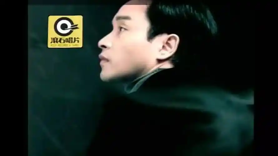 张国荣的侧脸真的太好看了!