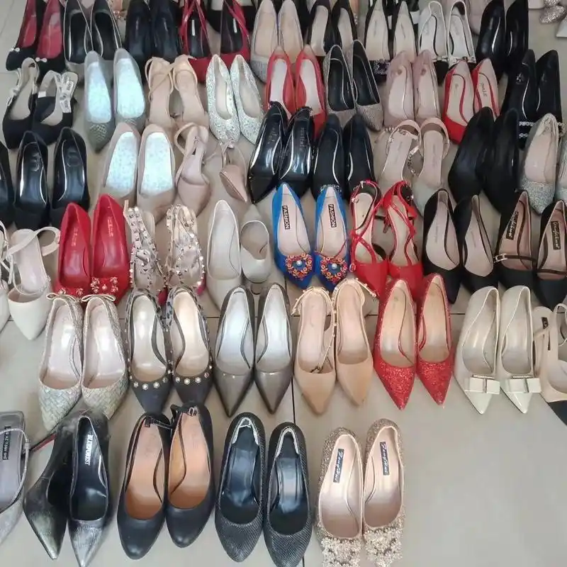 回收二手高跟鞋,4块每双,100双起发.要求 - 抖音