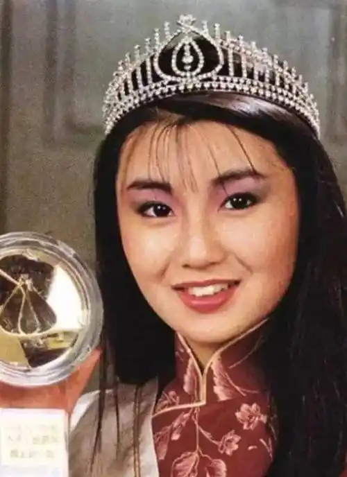 原创张曼玉的童年时光与踏入演艺圈的前期