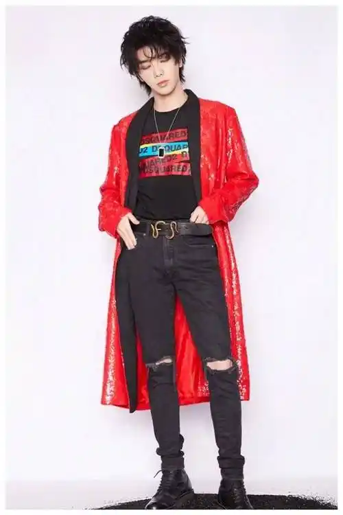 原创华晨宇将两条五分裤合成长裤穿没想到超显腿长不像1米73