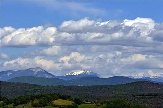 山丘图片大全_山丘高清图片下载_图片网