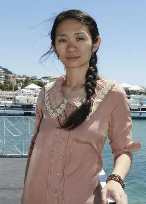 瞒了23年的宋丹丹女儿比巴图优秀好几倍如今已是华人骄傲