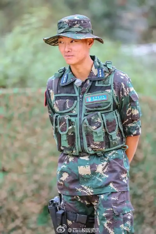 真正男子汉刘金沂##四川高校# 这个人帅. 来自四川校园资讯 - 微博