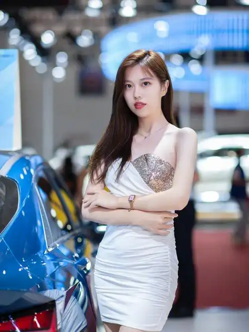 2021厦门海西汽博会现代展台美女车模