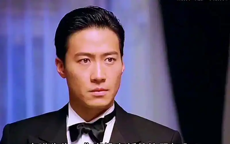 黎明不愧为天王,饰演的赌神气场强大_哔哩哔哩_bilibili