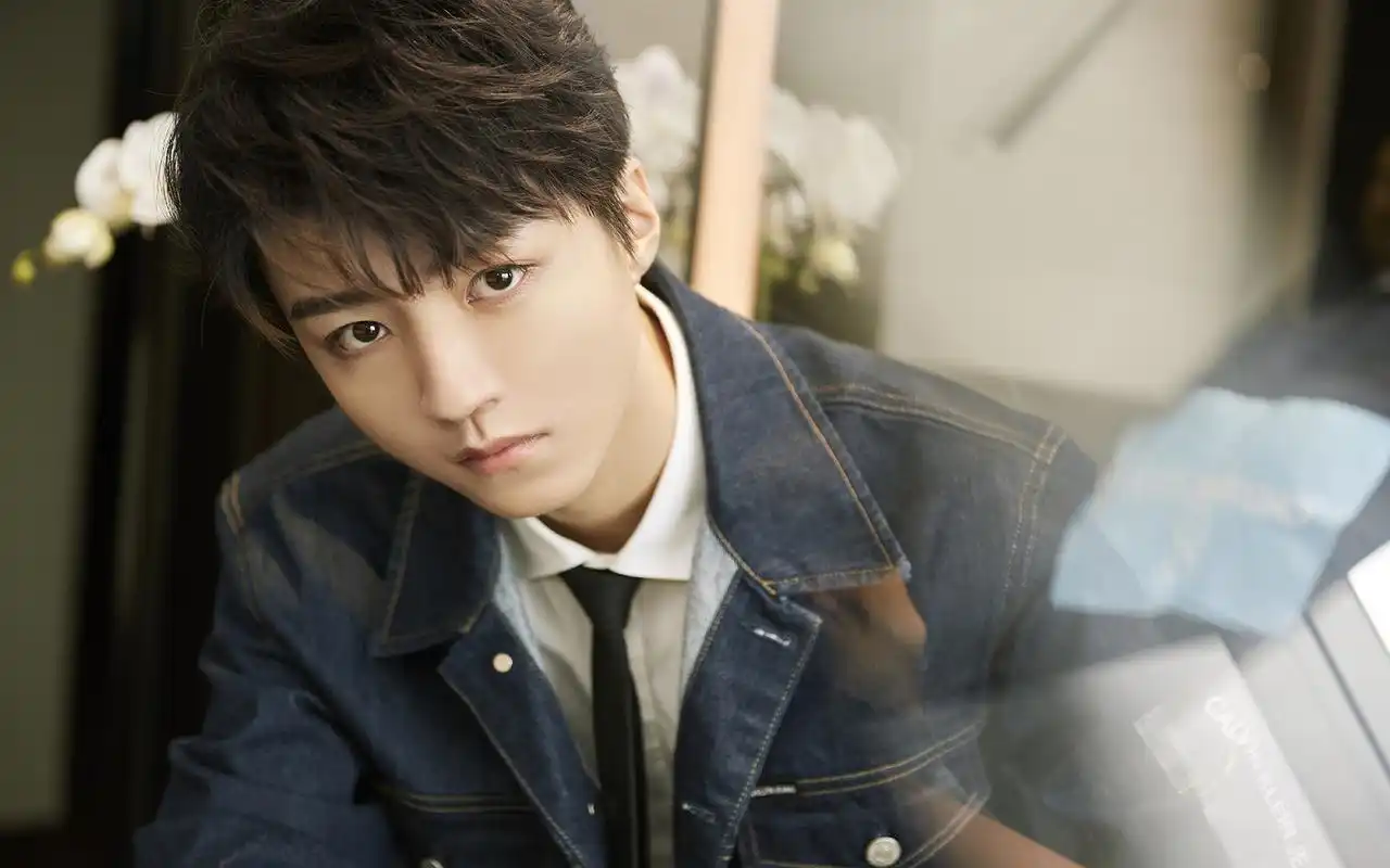 王俊凯牛仔衣帅气写真图片壁纸