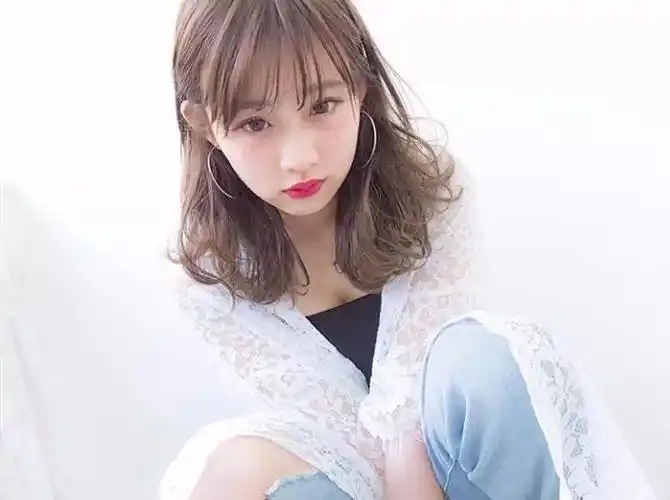 软妹自然微卷中长发,中长发图片,发型图片