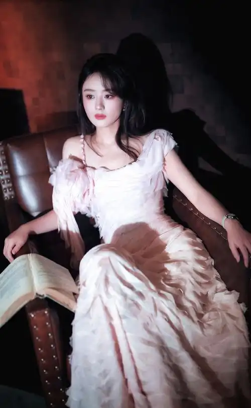 赵丽颖粉色单肩纱裙##赵丽颖 赵满楼