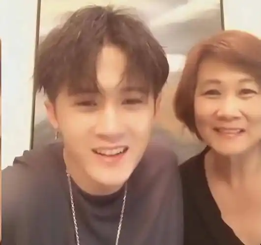 演完檀健次,许凯妈妈,又演刘亦菲妈妈,61岁的她从年轻美到现在