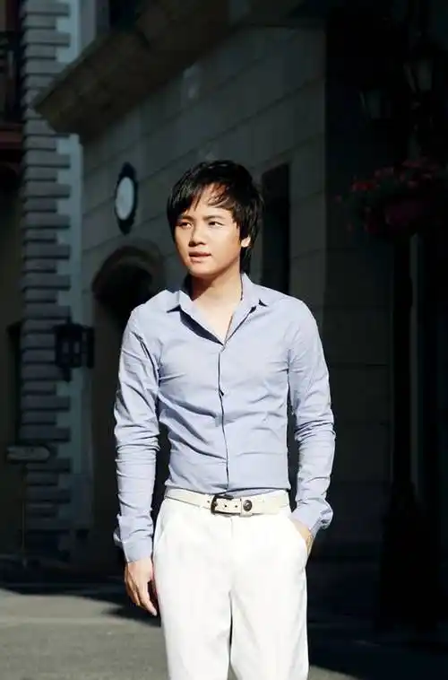 郑源演唱会后忙慈善 成立广东青联郑源基金