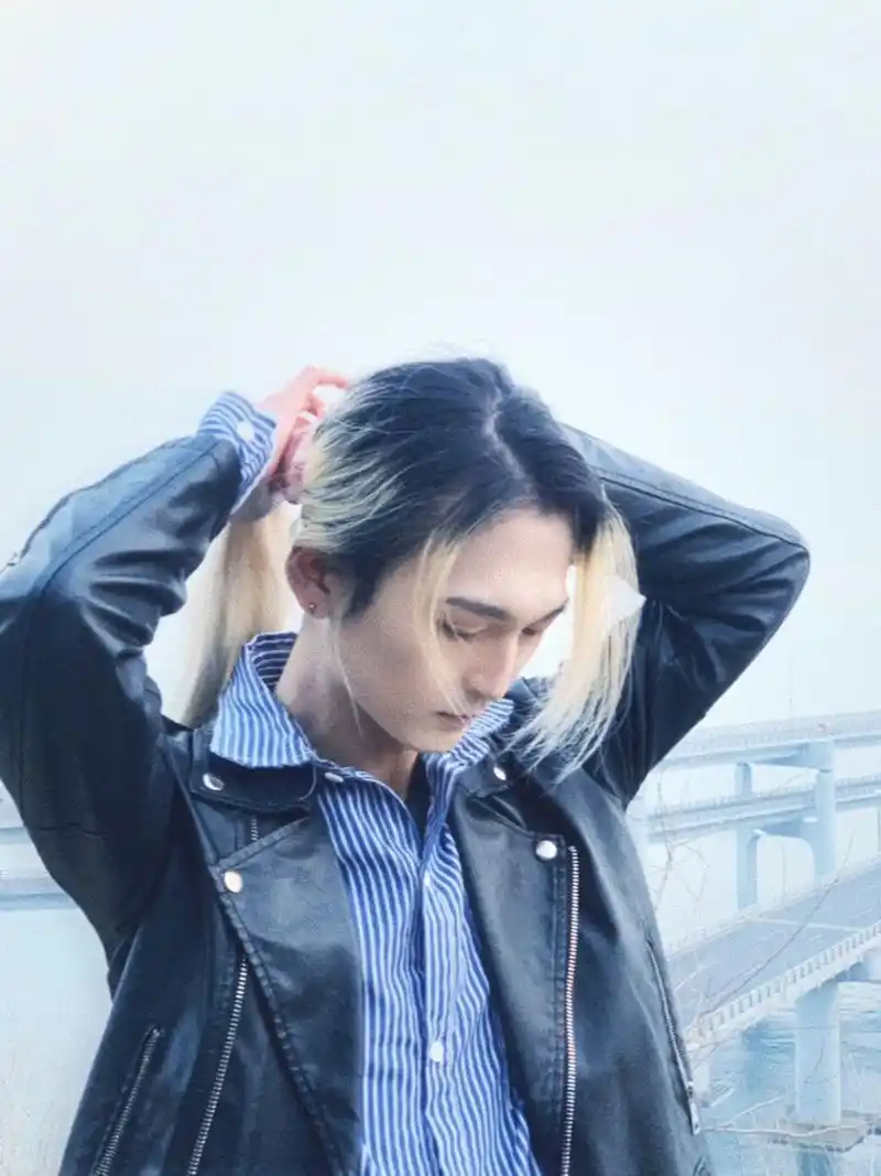 有些自称长发男的男的是对长发两个字有误解 你们那头发长度不就是