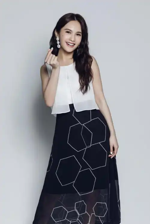 杨丞琳海派甜心图片(海派甜心杨丞琳大波浪照片)(4)