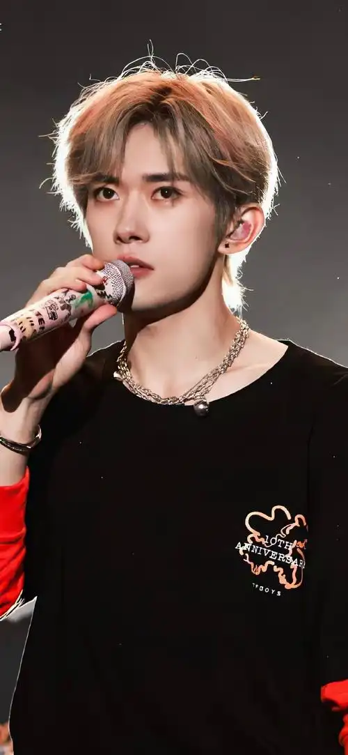 易烊千玺壁纸 大放送92    #承包你的2024新壁纸