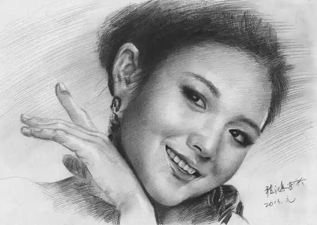 牛b的素描人物肖像画-书画-就爱阅读网