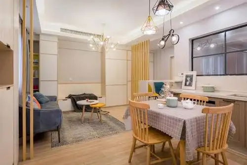 66平小户型两居客餐厅装修效果图2/13