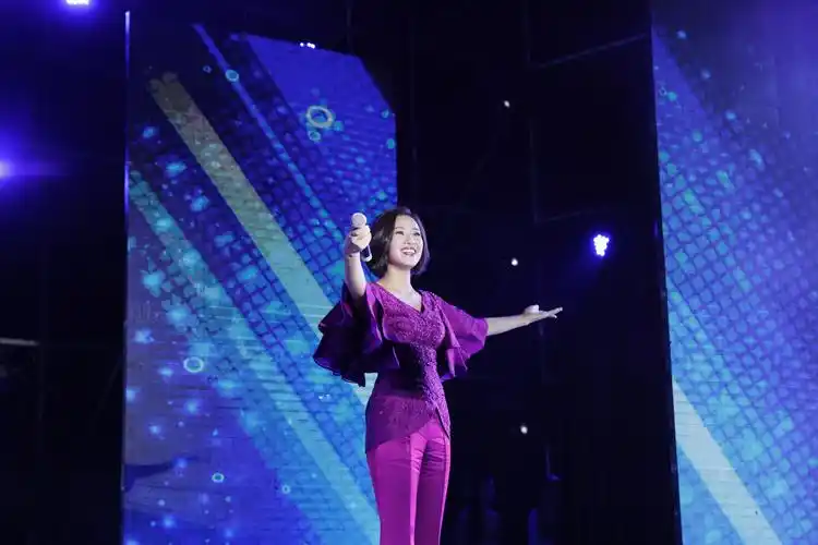 云朵四川威远相约婆城公园春天花城