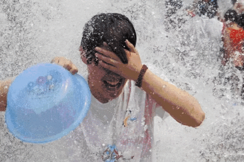泼水节到底有多嗨?来玩玩就知道了!