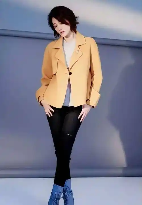 当李小冉遇见范冰冰时,一个冷美,一个明媚_黑色_白色_色彩