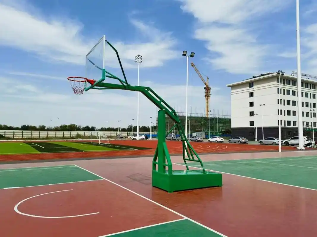 生产的平箱篮球架质量非常好,采用优质的材料制作,结构稳定,使用寿命