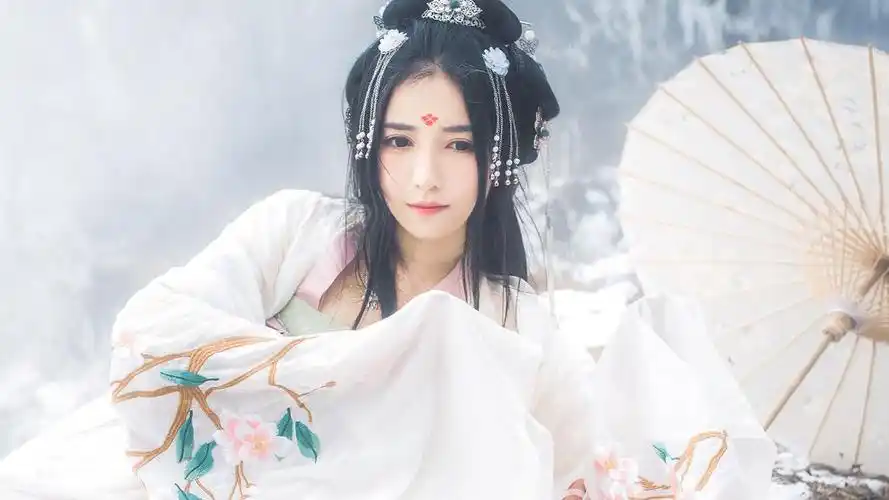 冬日唯美古风汉服美女,高清壁纸图片,大陆美女-回车桌面