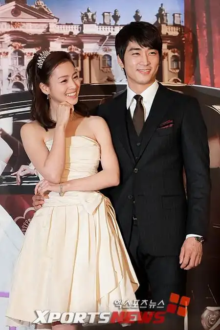 金泰熙大秀公主级美貌 宋承宪爆料幻想破灭_技点网