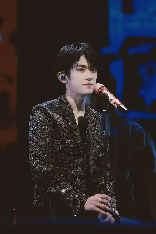 易烊千玺 2019玊尔演唱会