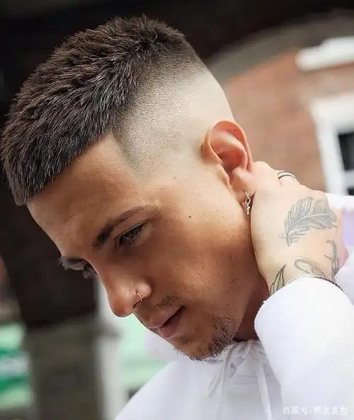 18款"霸气"的男士发型,夏天剪一款,清爽又帅气