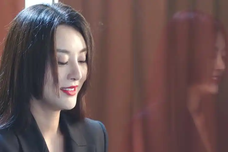 甘露凭法医秦明读心者出圈不仅演技获赞还被称为女版徐正