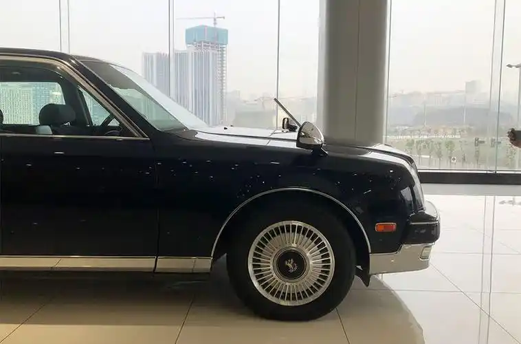 手工打造金凤凰为标实拍日本皇族御用座驾第二代丰田世纪