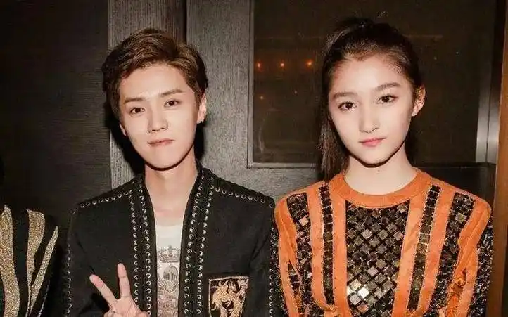 有一种整容叫鹿晗恋爱,女友关晓彤没什么变化,他像换了个人.