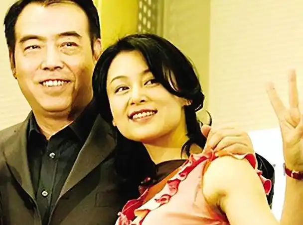 老陈把所有的宠爱都给了她,而陈红也将所有的温柔,只留给了老陈一个