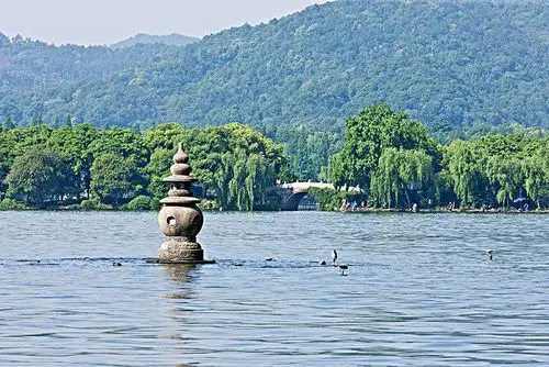 杭州西湖三潭印月_全景网