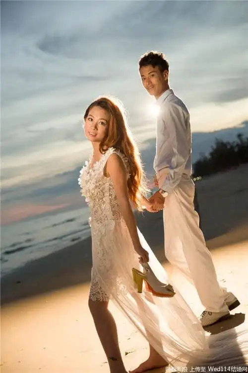 紧紧相拥照片-紧紧相拥图片-紧紧相拥素材