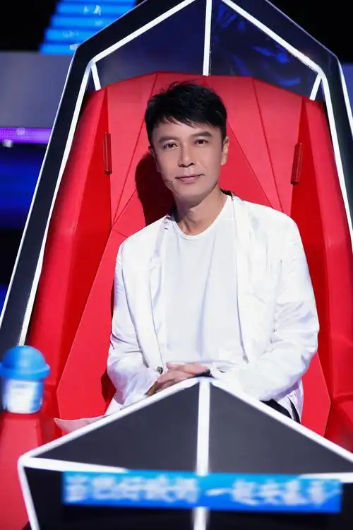 《2021中国好声音》廖昌永首度担任导师王靖雯排练频现失误