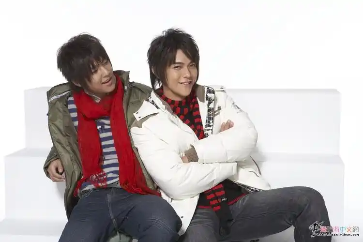 汪东城和炎亚纶ps到一起的照片.