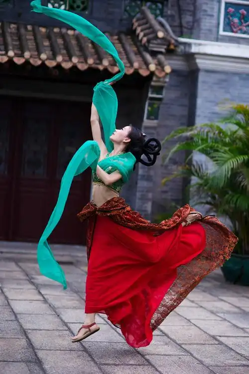 鸾歌凤舞唯美古韵人物素材