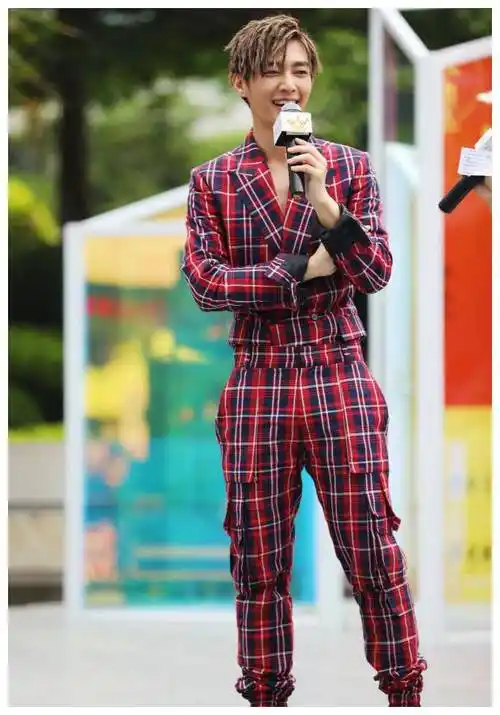 炎亚纶把180cm穿成160cm?五五分了解一下!_裤子_服装_穿着