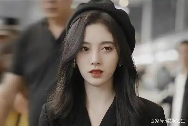 星耀女神鞠婧祎出道多年风波不断再发新造型引争议