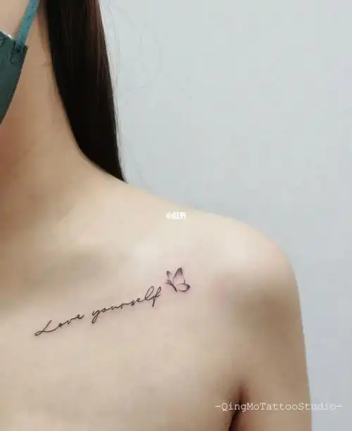 巴生女纹身师锁骨纹身