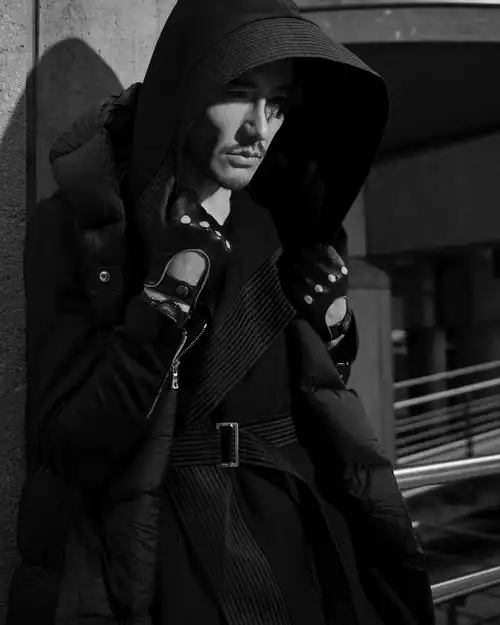 胡兵第十次伦敦时装周首秀开启20年代时尚征程