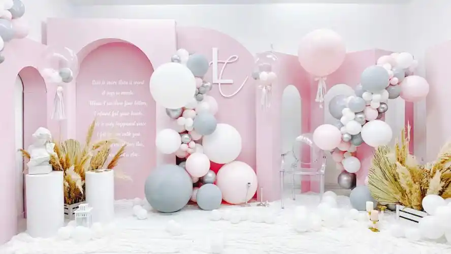 粉色ins风婚礼场景