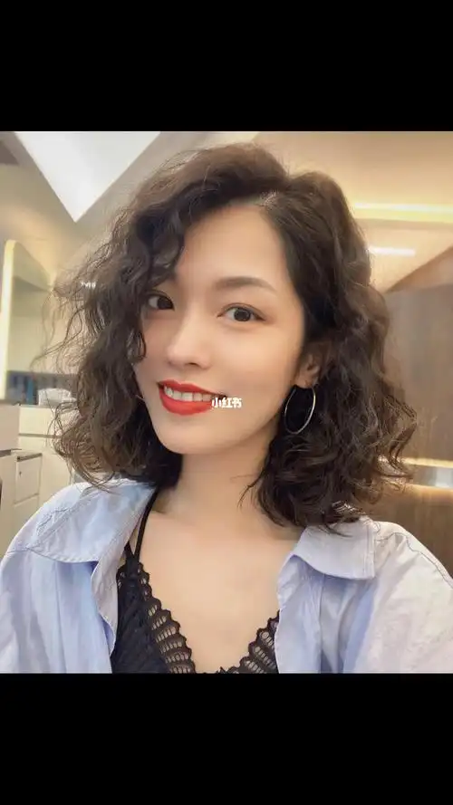 齐肩短发烫发天花板