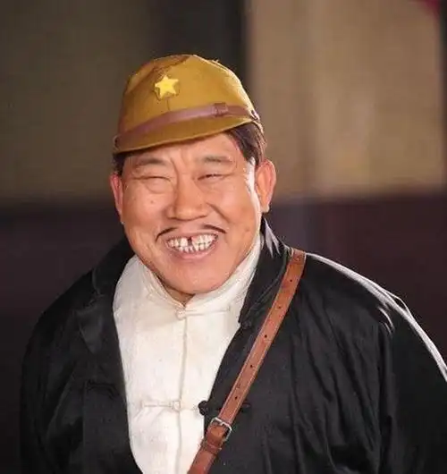 天生一张"凶脸"自带气场,这8位"反派专业户",太