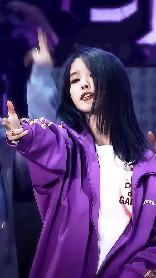 iu李知恩全能艺人可爱与性感并存的iu