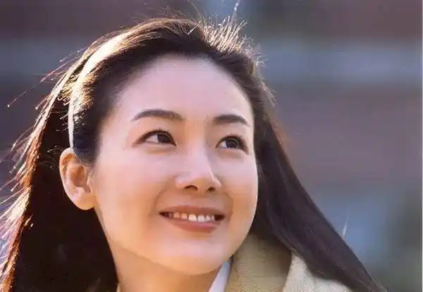 《天国的阶梯》中两大女神在现实生活中都婚姻美满,和崔智友不同,当初