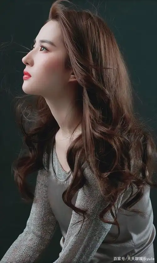 刘亦菲的神仙侧脸我可以吹一辈子!