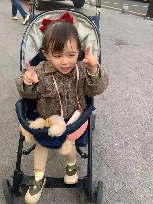 疫情快四年,她三岁了 #看着你一天天长大 - 抖音