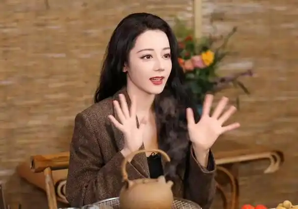 让我们以迪丽热巴为例,探讨这个行业的逻