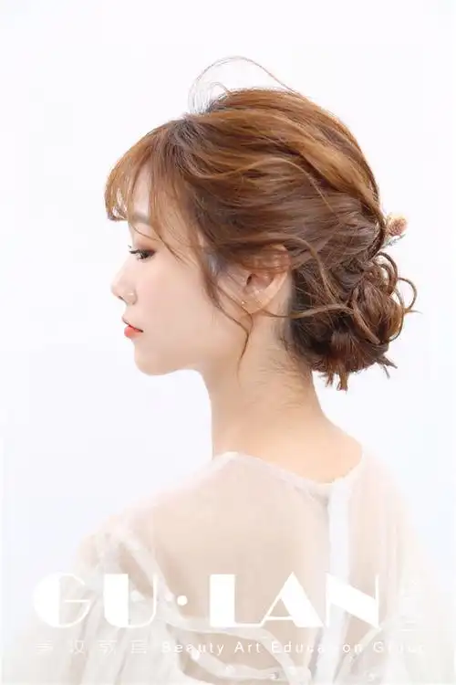 浪漫日系新娘盘发造型