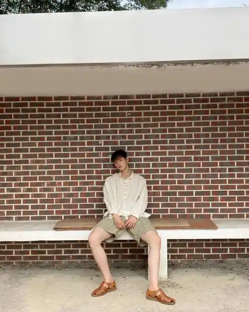 做个有人气的男生车银优穿搭了解下